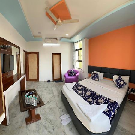 Hotel Indore Palace - Feel At Home Shirdi Esterno foto