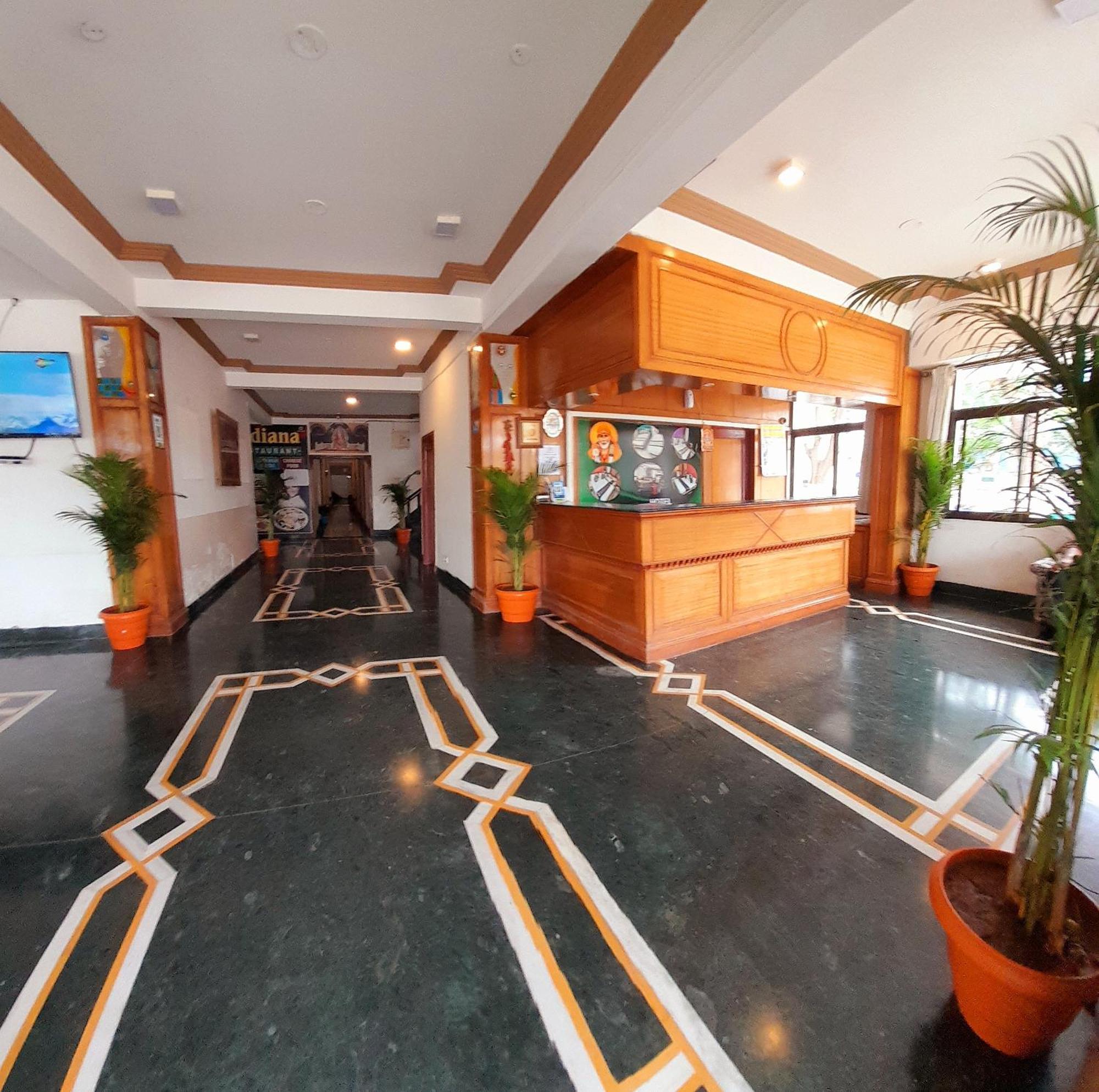 Hotel Indore Palace - Feel At Home Shirdi Esterno foto