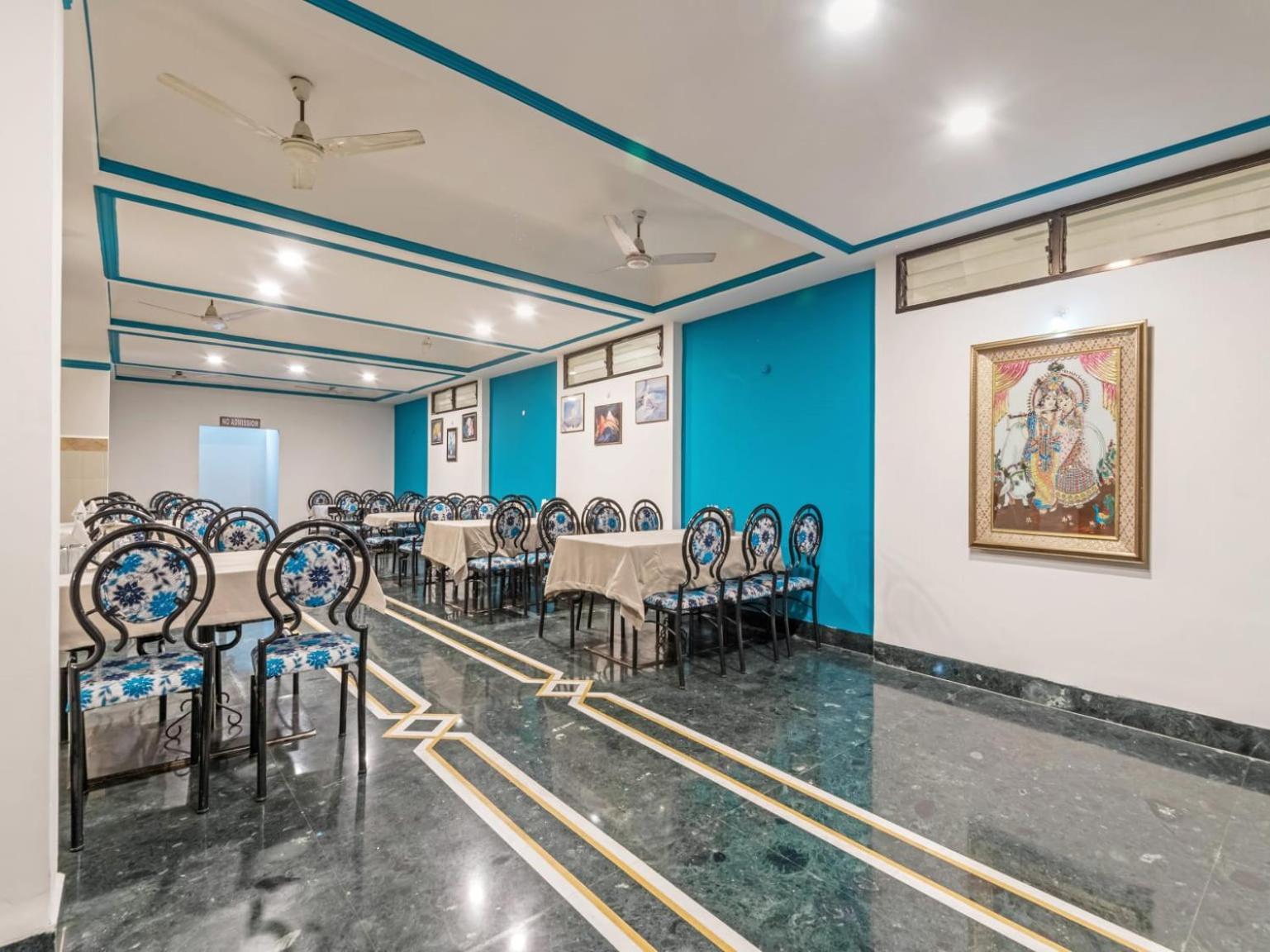 Hotel Indore Palace - Feel At Home Shirdi Esterno foto