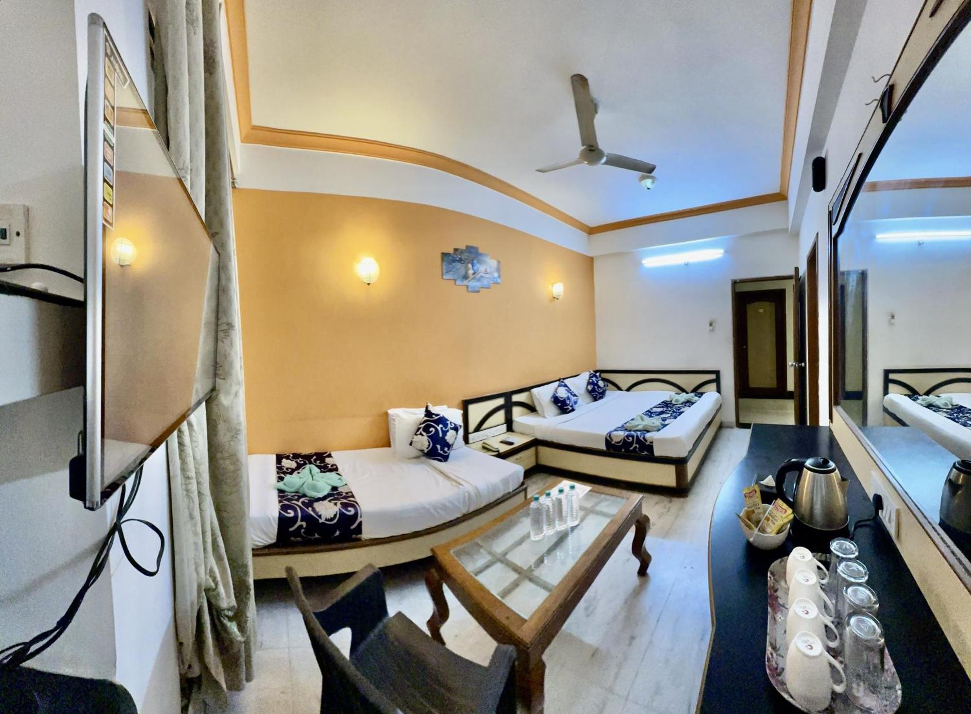 Hotel Indore Palace - Feel At Home Shirdi Esterno foto
