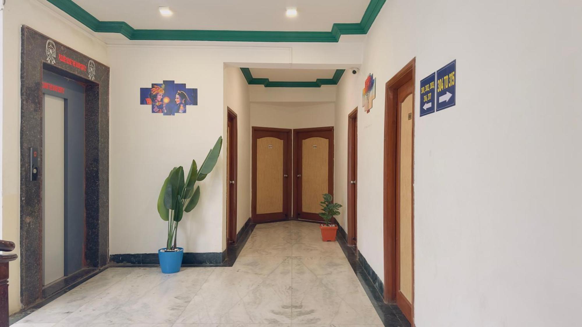 Hotel Indore Palace - Feel At Home Shirdi Esterno foto