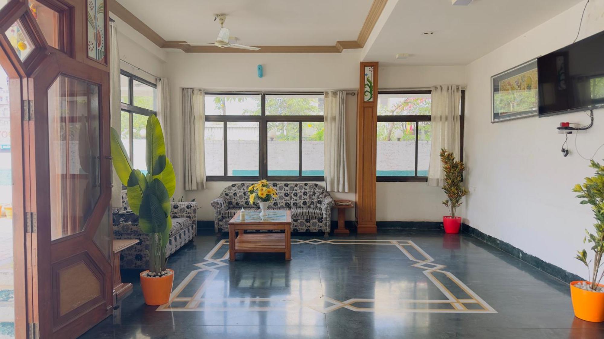 Hotel Indore Palace - Feel At Home Shirdi Esterno foto