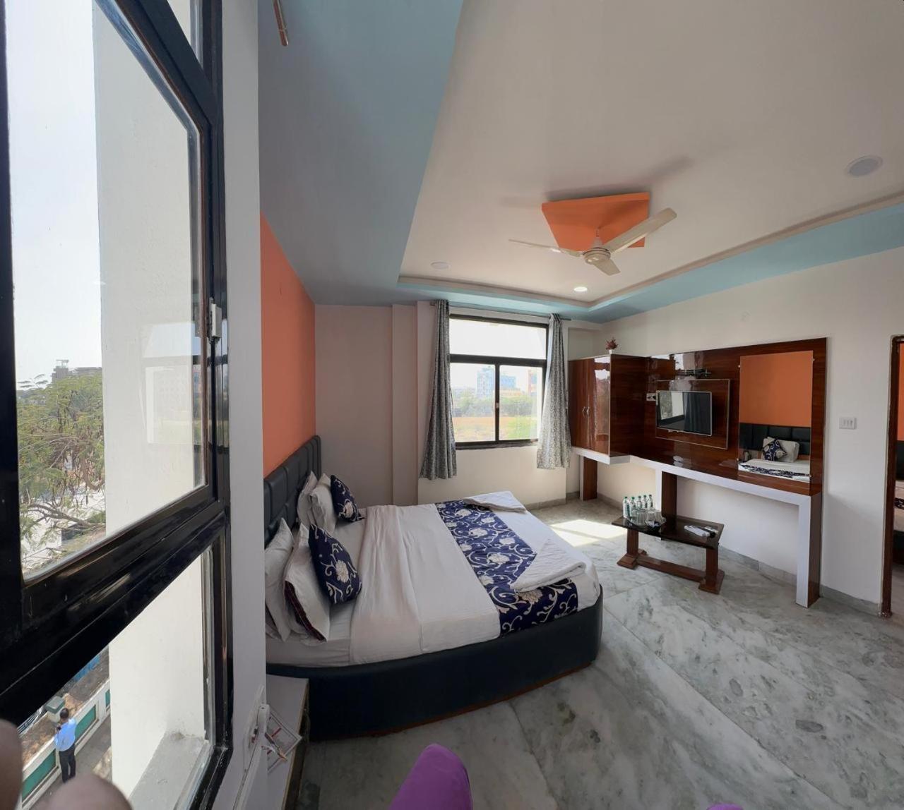 Hotel Indore Palace - Feel At Home Shirdi Esterno foto